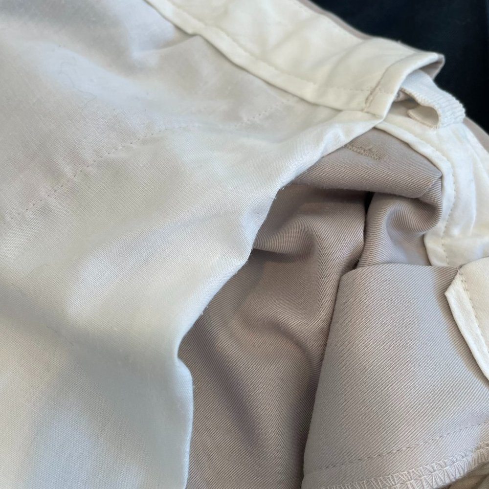 Haggar Pleat Front Hidden Expandable Waist Khaki Chino Shorts Tan Men's Size 36 - Picture 4 of 8